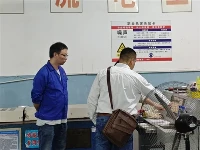Prueba de aceptación en fábrica de aisladores compuestos (FAT) para un client...